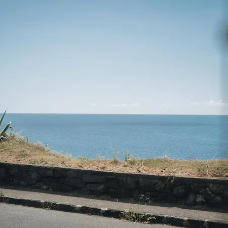 Sea & Rocks 15 - House Prázdninový dům Lagoa (Azores)