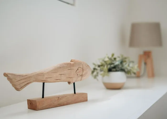 Sea & Rocks 15 - House *