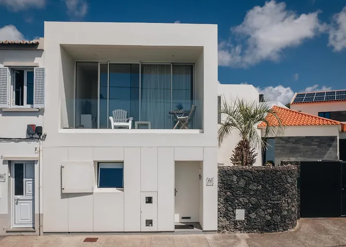 Sea & Rocks 15 - House *