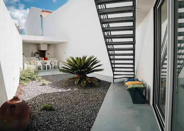 Sea & Rocks 15 - House