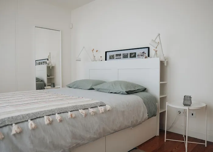 Sea & Rocks 15 - House *